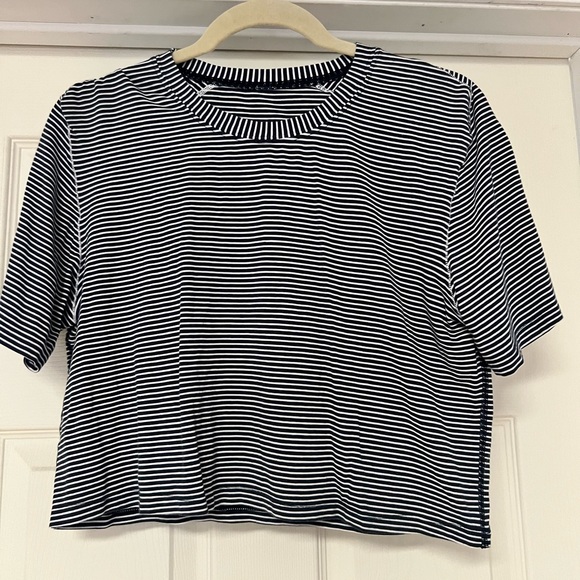 Lululemon Love Crop Tee - Picture 1 of 2